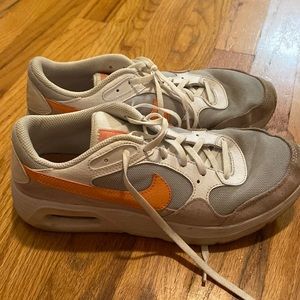 6.5 Y Nike air shoes